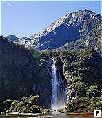   (Milford Waterfall),   ,  . 